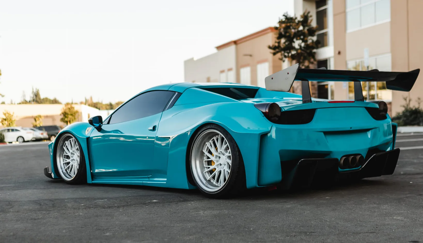 Ferrari | Wrapping Miami Blue | Super Gloss Film